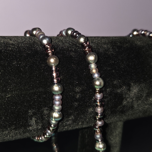 Elegant Peacock Pearl Necklace and Bracelet Set - Picture 2 of 5